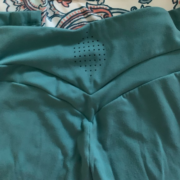 Whitney Simmons gymshark leggings - Picture 4 of 4